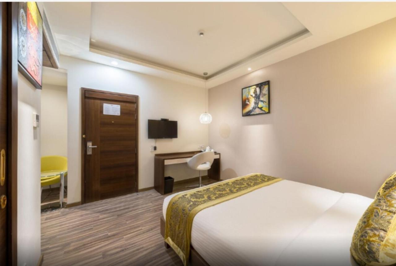 Jagadish Brigade Hotel Bangalore Extérieur photo