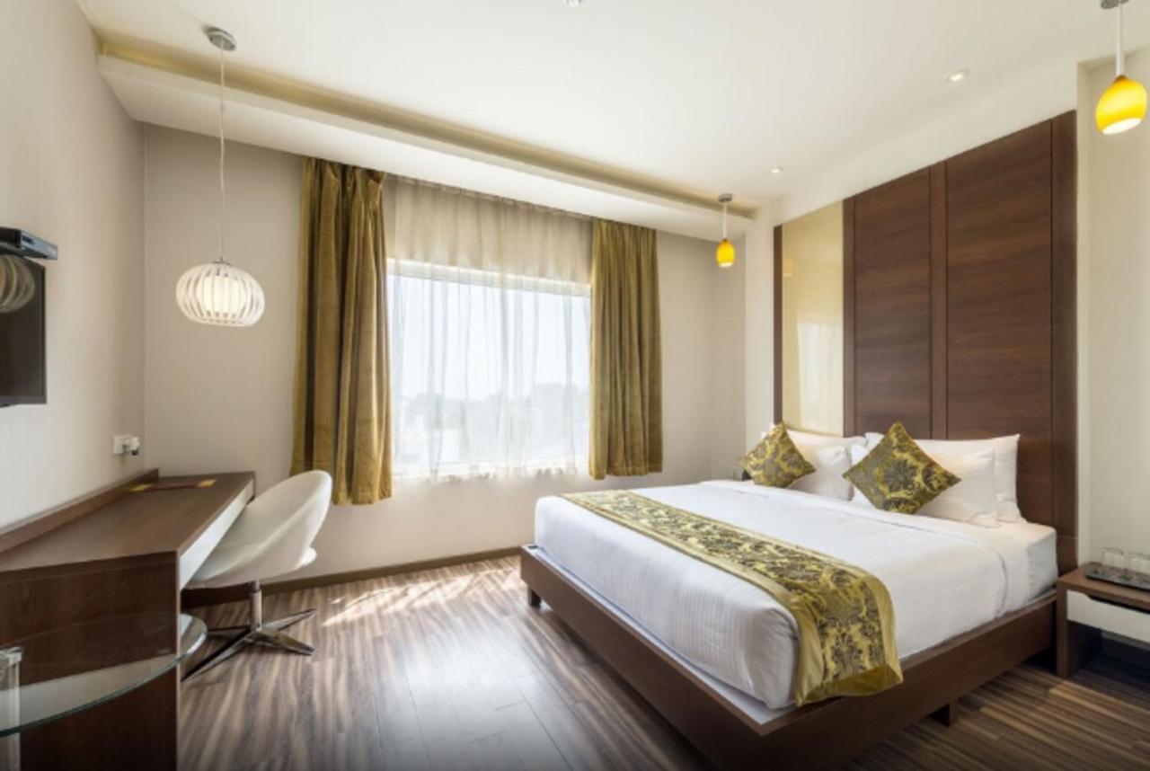 Jagadish Brigade Hotel Bangalore Extérieur photo